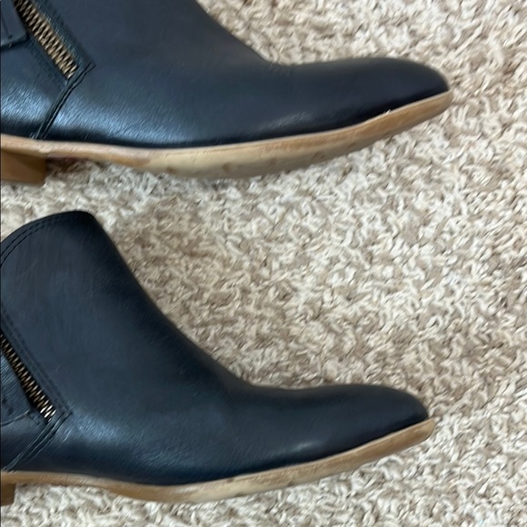 Bueno Footwear Vale Leather Black Minimal Ankle Boots - Size 38 EU 7 US - Picture 10 of 16